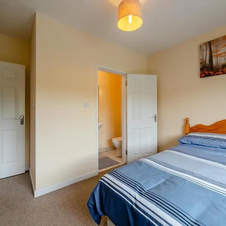 3 Bed In Oc-s32584 Releagh