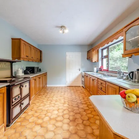 3 Bed In Oc-s32584 Ferienhaus